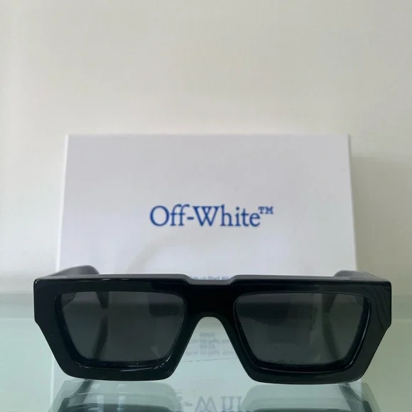 Off-White Manchester Sunglasses - Picture 2 of 14